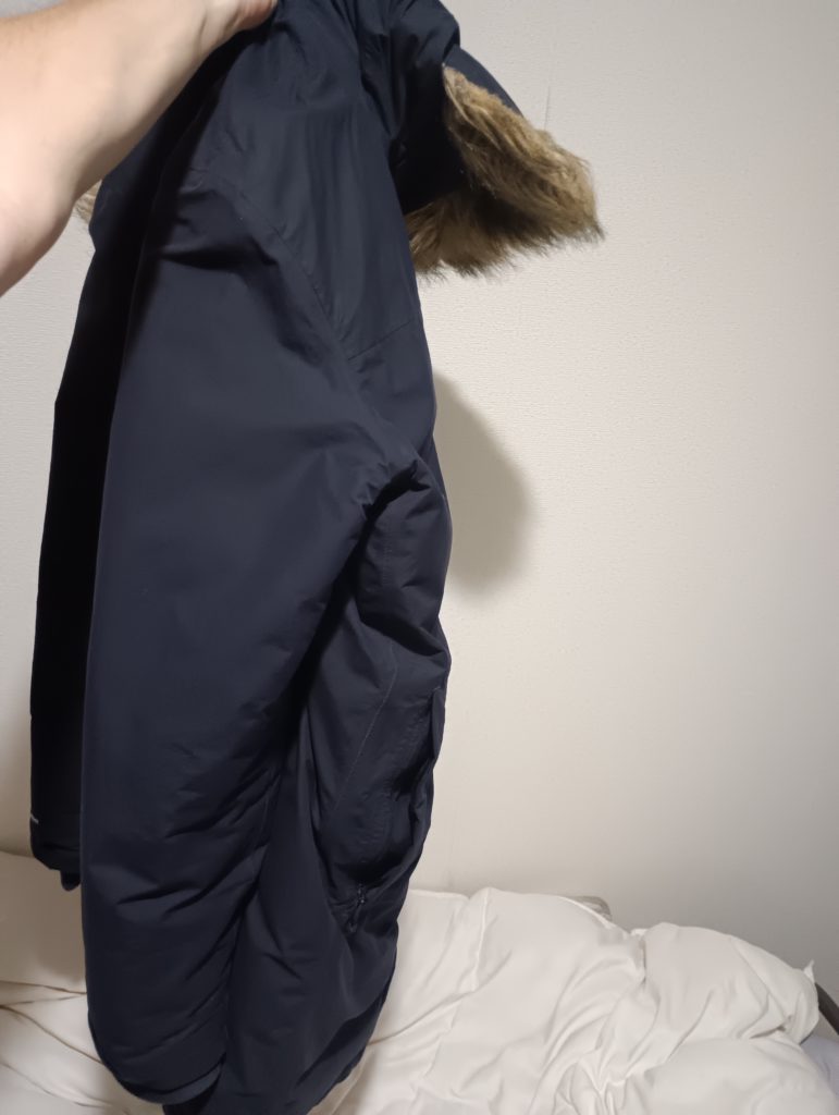 ノースフェイスダウン クリーニング前 右側面